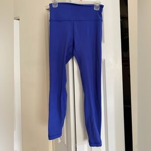 HeyNuts size small in “sapphire blue”.